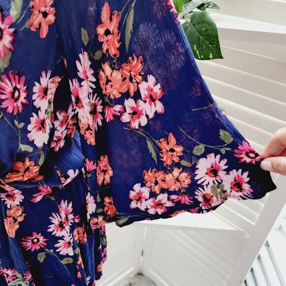 ALTAR'D STATE BLUE FLORAL V NECK ROMPER SIZE XS - Picture 6 of 6